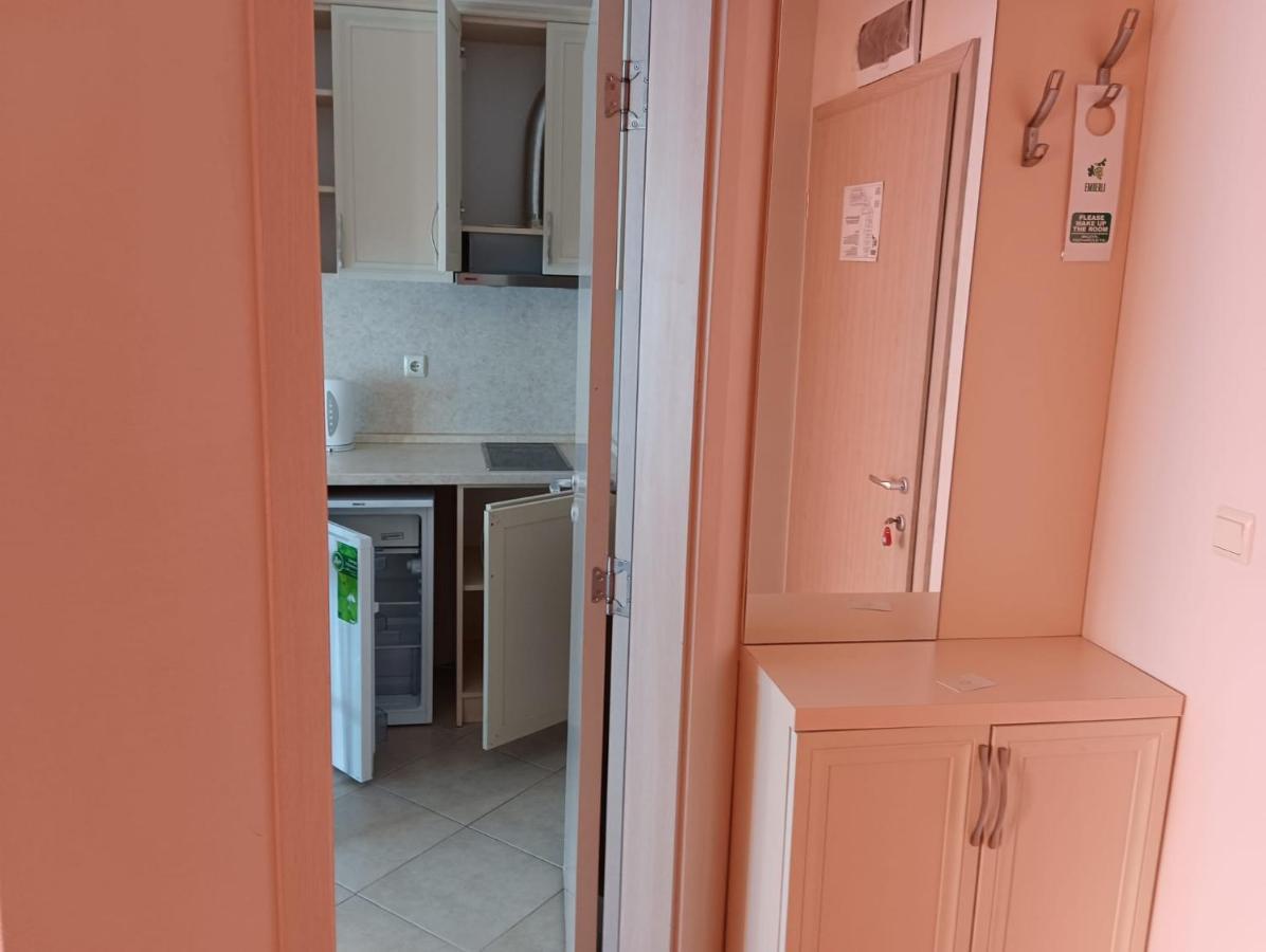 Excellent Apartment In Emberli Aparthotel. Lozenets Extérieur photo